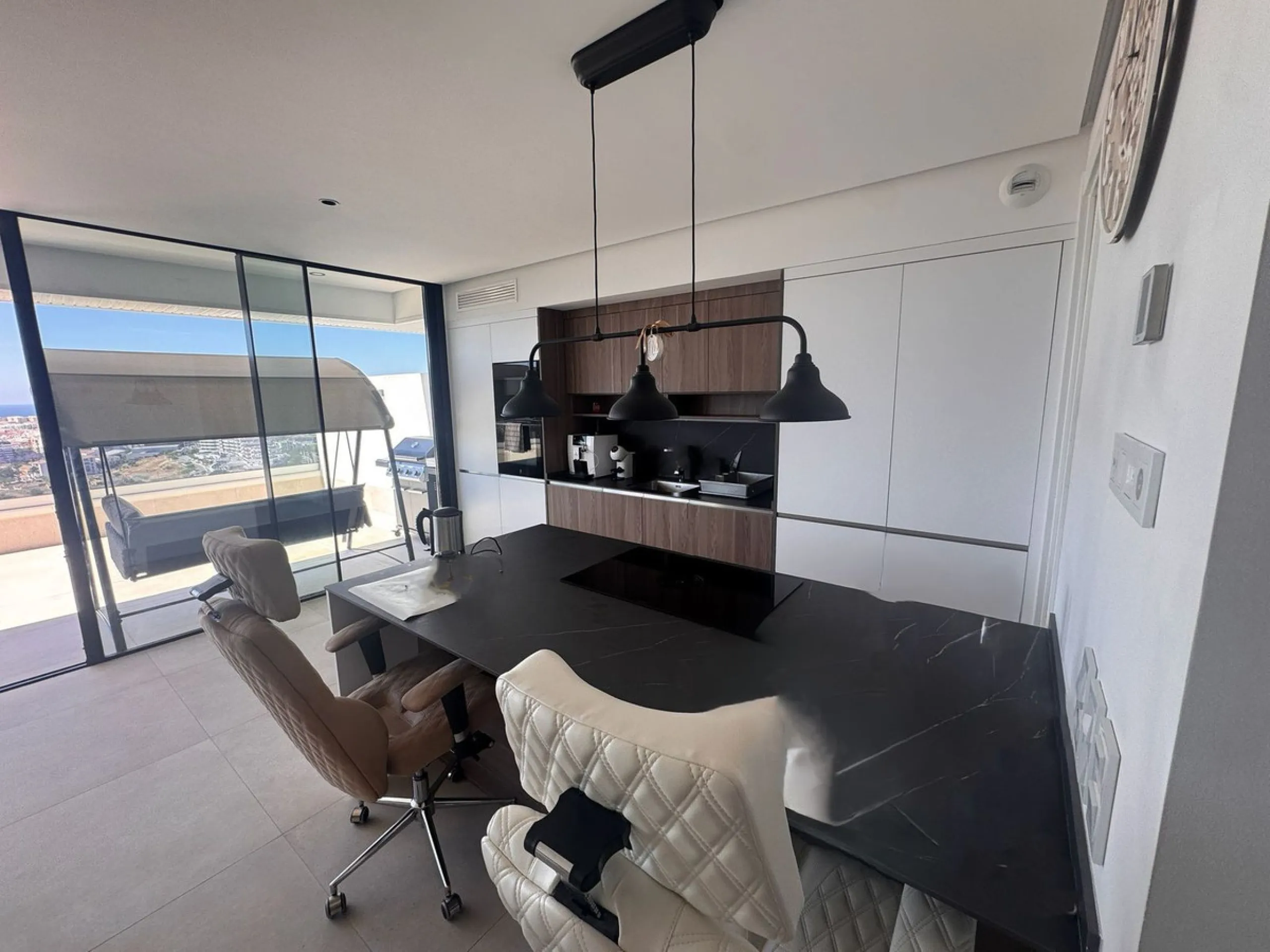 Fantastic brand new duplex penthouse property in a prestigious urbanisation in Estepona.