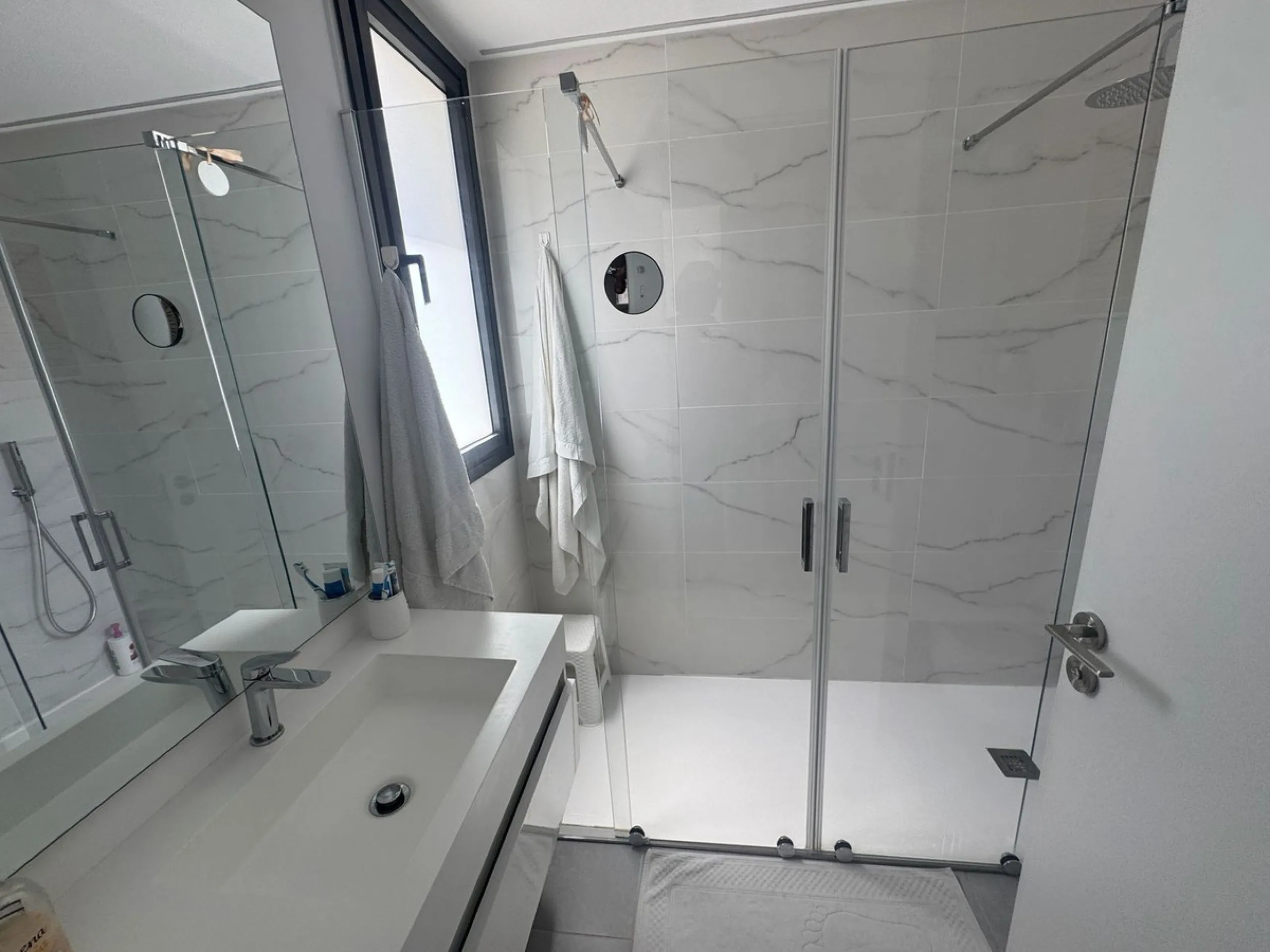 Fantastic brand new duplex penthouse property in a prestigious urbanisation in Estepona.