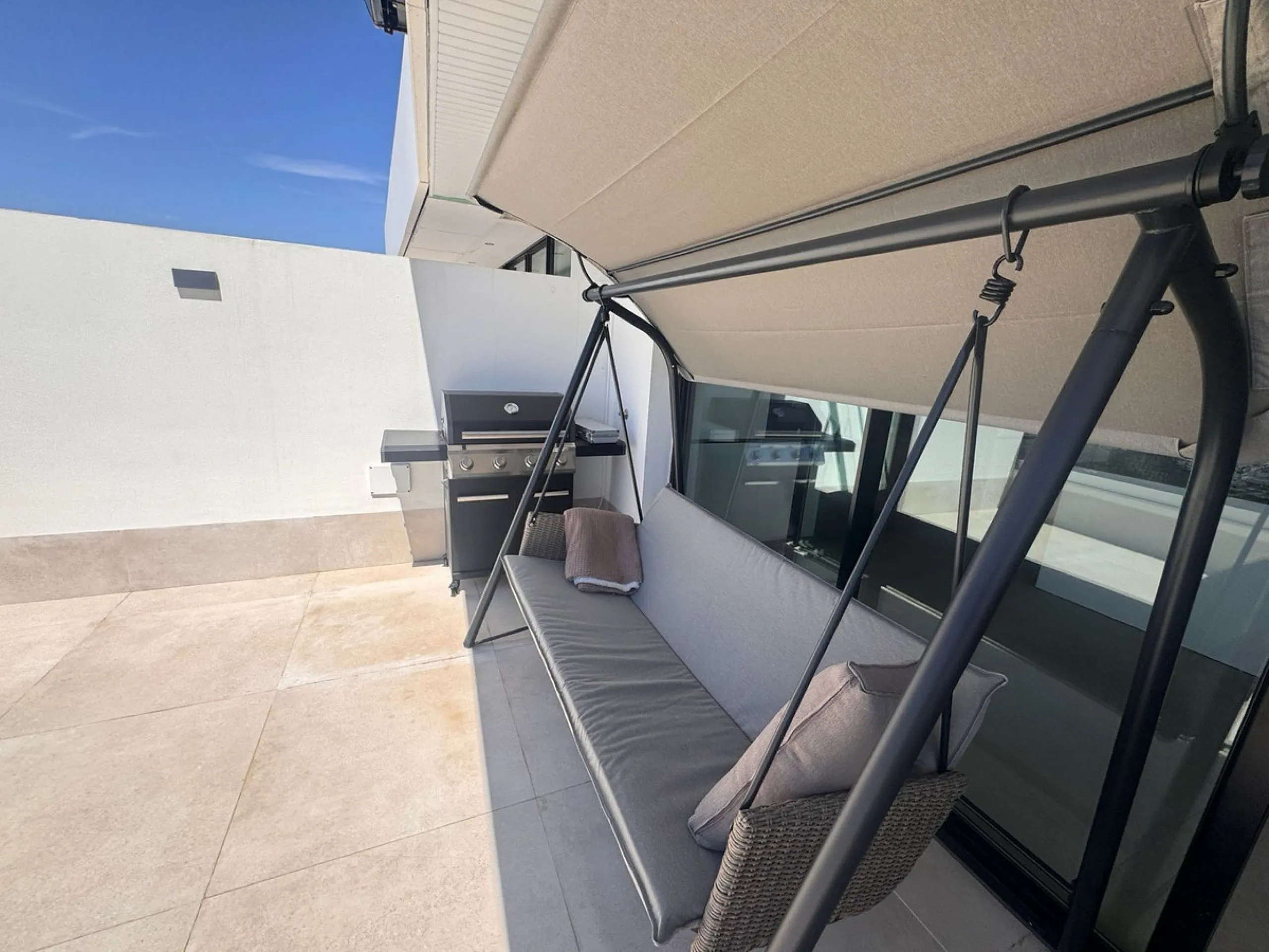 Fantastic brand new duplex penthouse property in a prestigious urbanisation in Estepona.