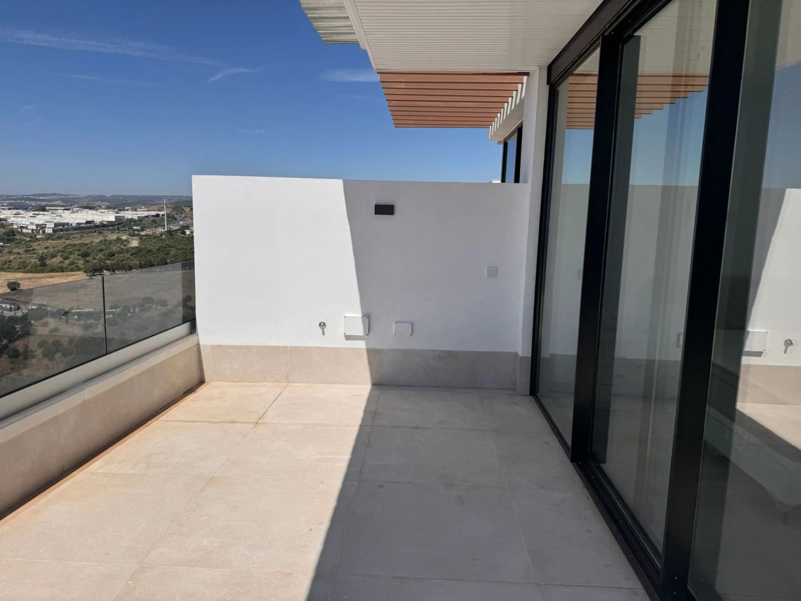 Fantastic brand new duplex penthouse property in a prestigious urbanisation in Estepona.