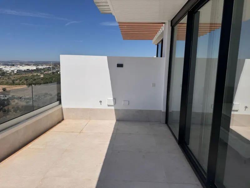 Fantastic brand new duplex penthouse property in a prestigious urbanisation in Estepona.