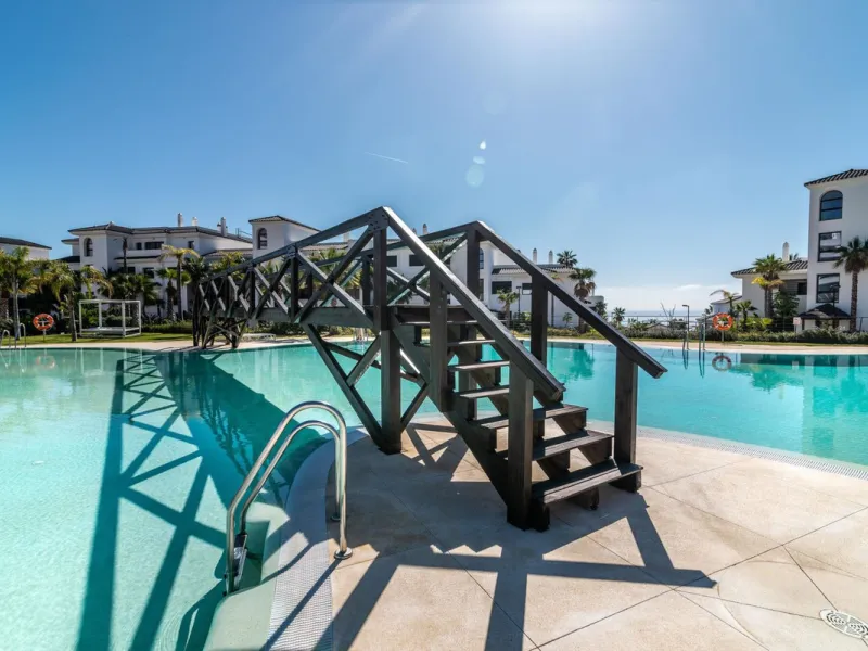 Fantastic brand new duplex penthouse property in a prestigious urbanisation in Estepona.