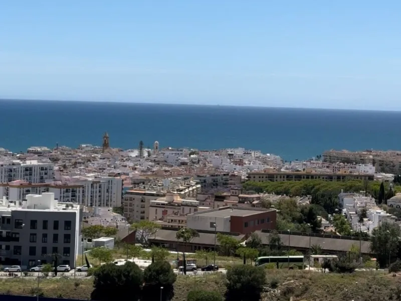 Fantastic brand new duplex penthouse property in a prestigious urbanisation in Estepona.