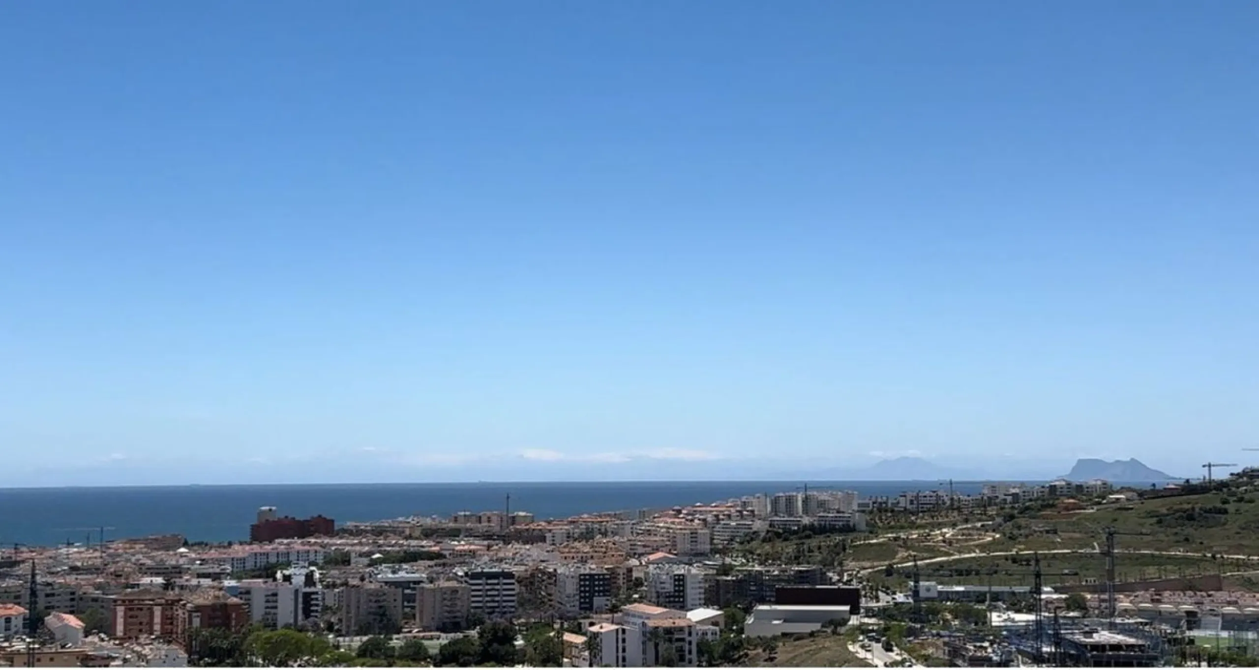 Fantastic brand new duplex penthouse property in a prestigious urbanisation in Estepona.