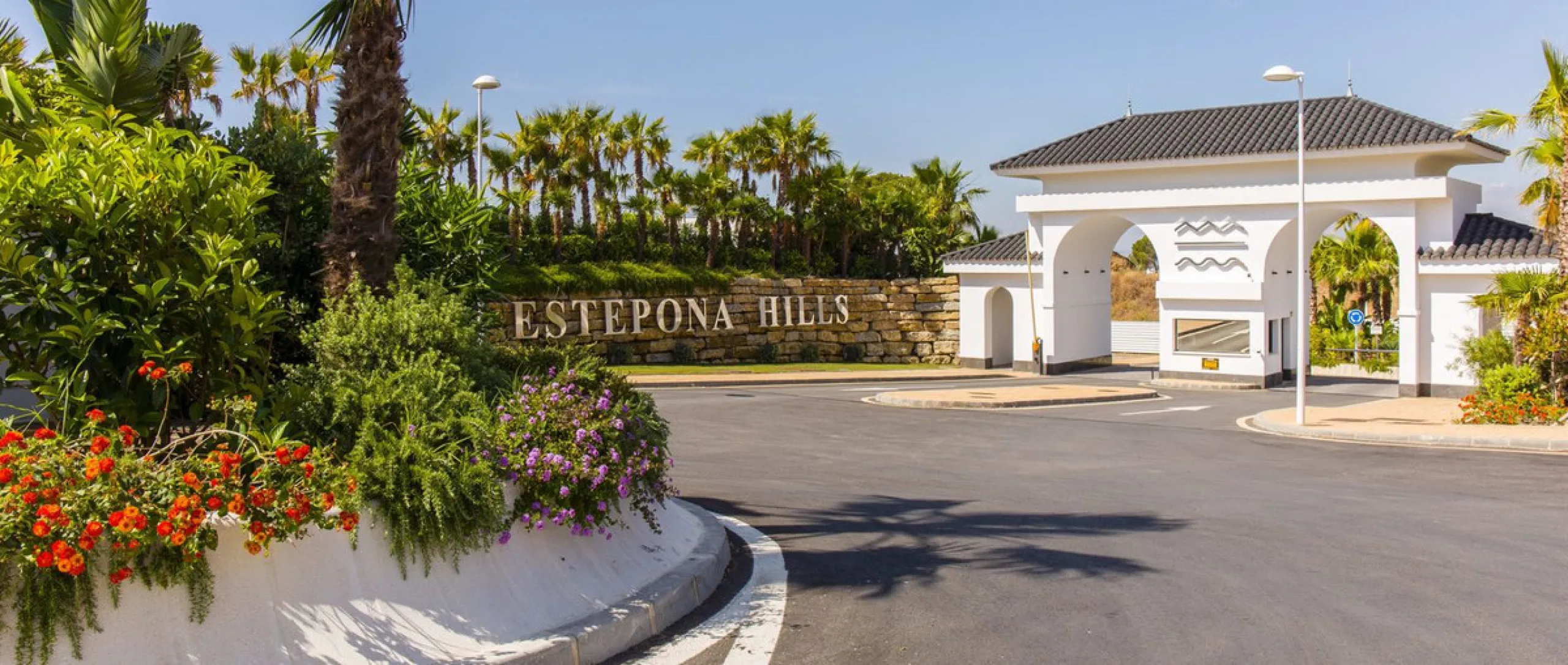 Fantastic brand new duplex penthouse property in a prestigious urbanisation in Estepona.