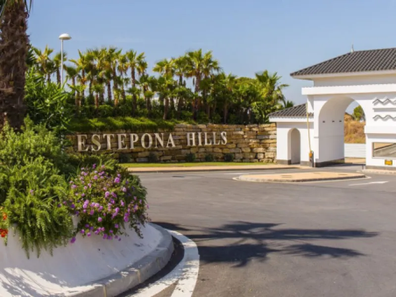 Fantastic brand new duplex penthouse property in a prestigious urbanisation in Estepona.