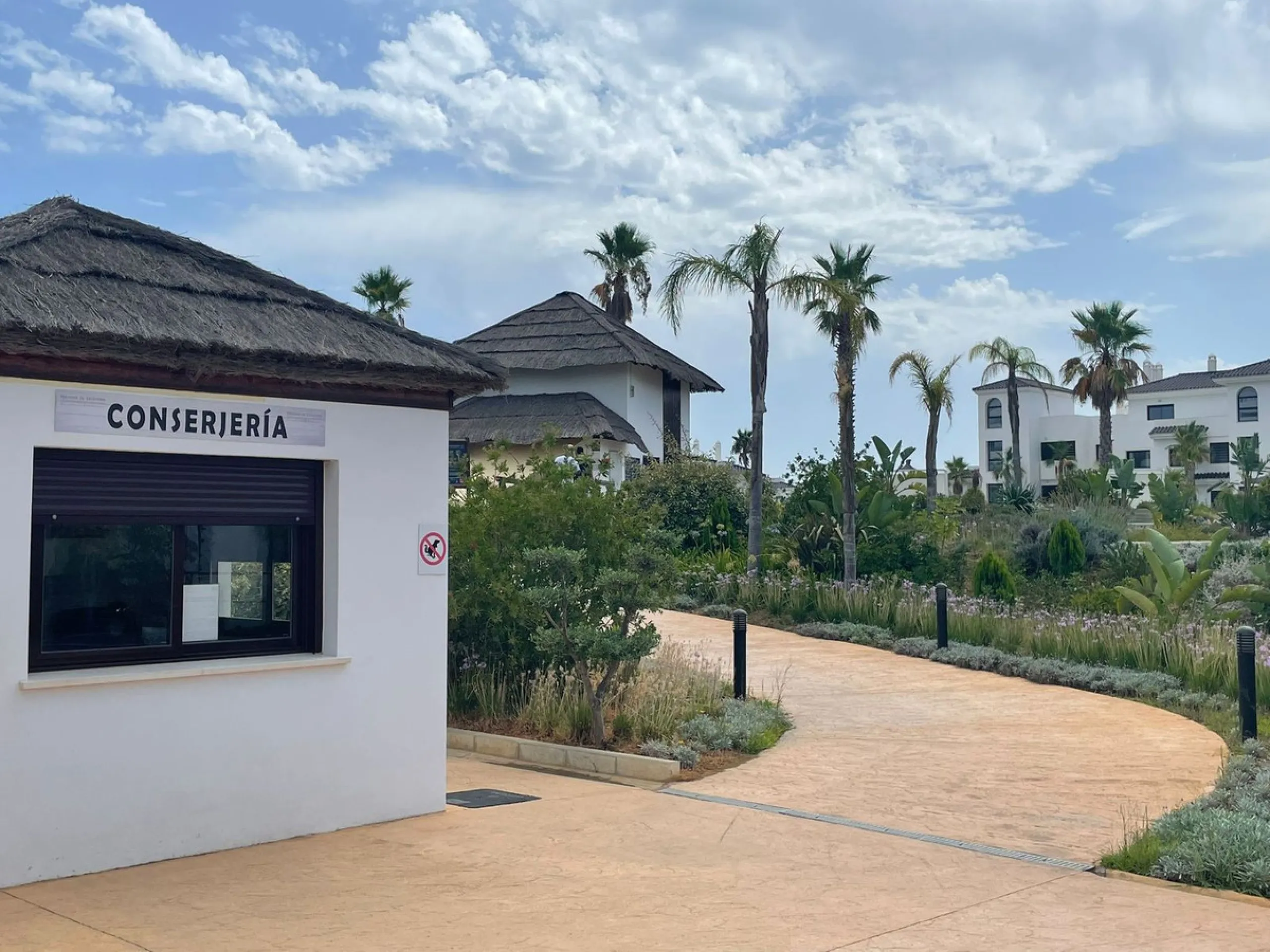 Fantastic brand new duplex penthouse property in a prestigious urbanisation in Estepona.