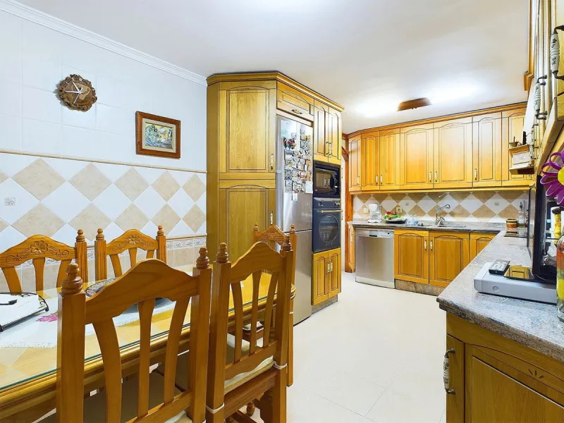 SECOND LINE BEACH  2 BED/2 BATH TOWNHOUSE – ESTEPONA PROMENADE!