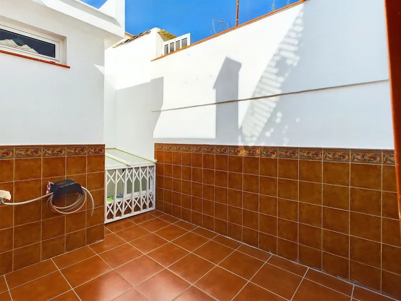 SECOND LINE BEACH  2 BED/2 BATH TOWNHOUSE – ESTEPONA PROMENADE!