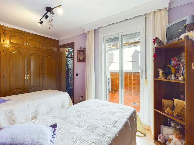 SECOND LINE BEACH  2 BED/2 BATH TOWNHOUSE – ESTEPONA PROMENADE!