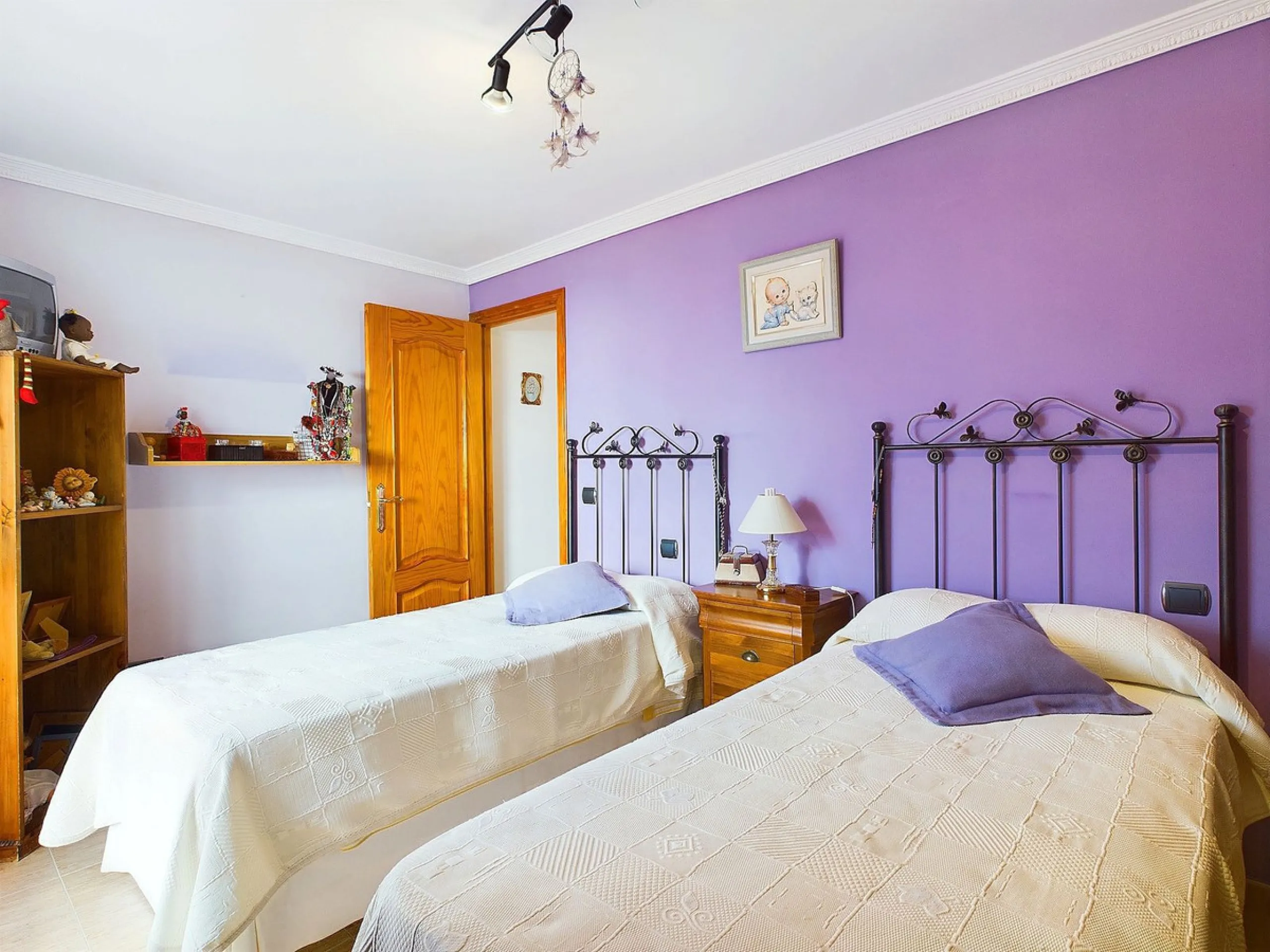 SECOND LINE BEACH  2 BED/2 BATH TOWNHOUSE – ESTEPONA PROMENADE!