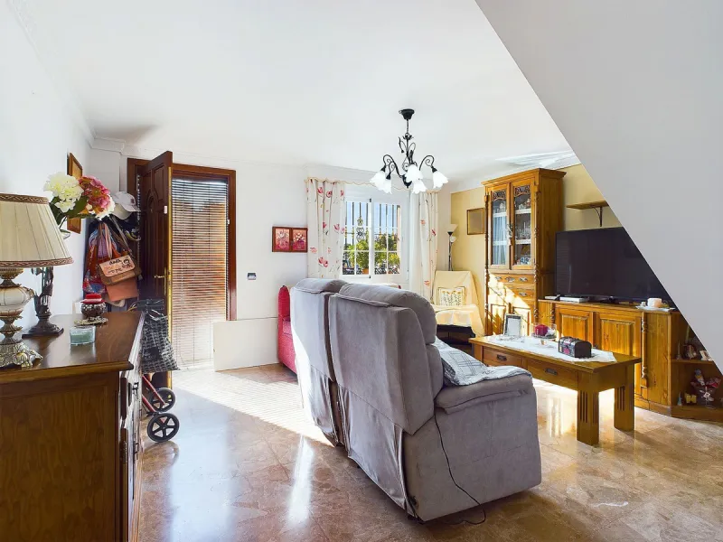 SECOND LINE BEACH  2 BED/2 BATH TOWNHOUSE – ESTEPONA PROMENADE!