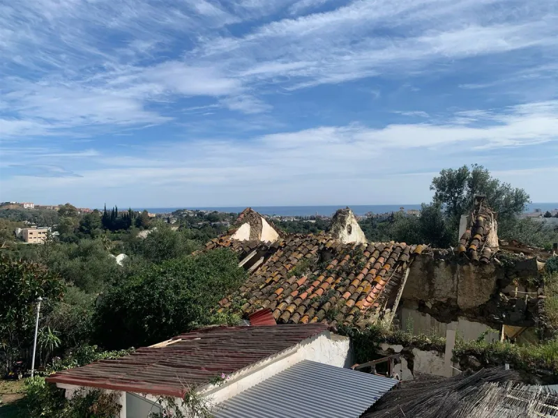 House - Finca - Cortijo в продаже в Mijas, Málaga. В доме 3 спален и 2 ванных комнат. Площадь дома 208 м². Площадь участка 19200 м²