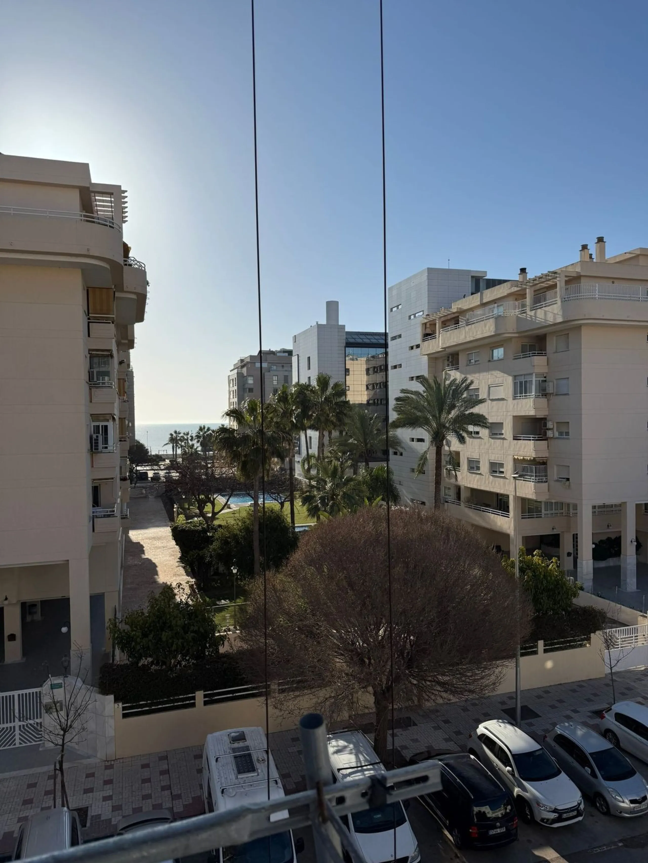 A magnificent 77m² urban plot with a building permit is for sale. It boasts an excellent location, just 200m from the beach, near Parque del Oeste and Playa de la Misericordia.