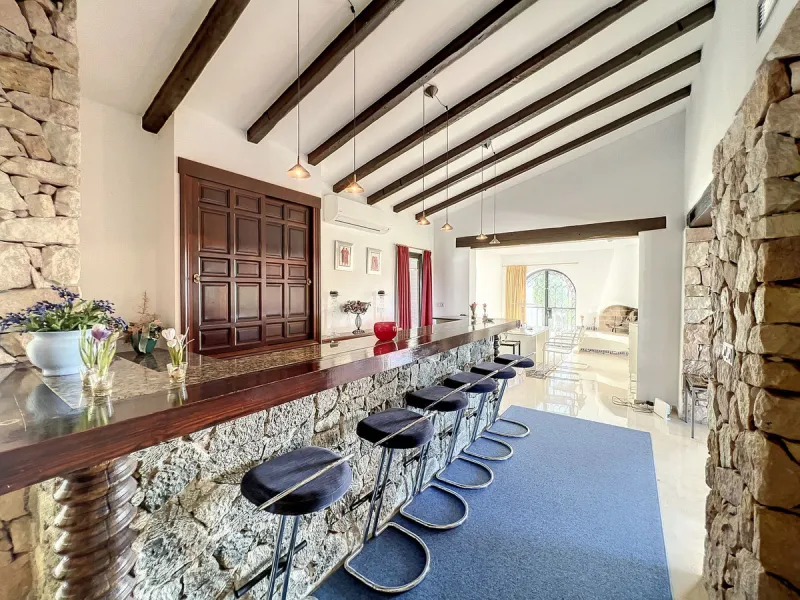 Tucked away in a beautiful corner of Mijas, this lovely villa offers breathtaking panoramic views that will truly impress. Perfectly designed for two families, it has three spacious bedrooms, plus an extra room with a double sofa bed, providing plenty of 