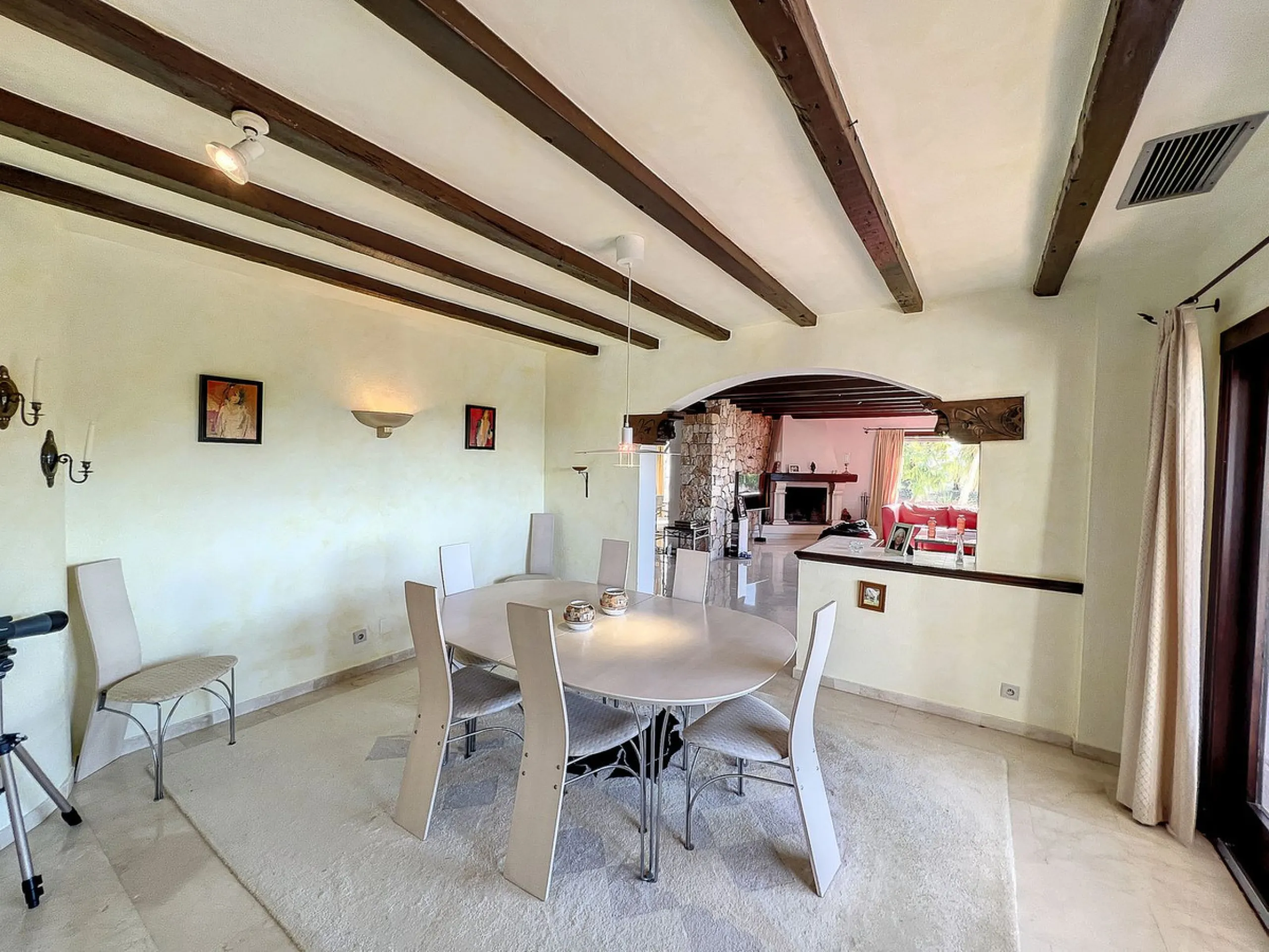 Tucked away in a beautiful corner of Mijas, this lovely villa offers breathtaking panoramic views that will truly impress. Perfectly designed for two families, it has three spacious bedrooms, plus an extra room with a double sofa bed, providing plenty of 