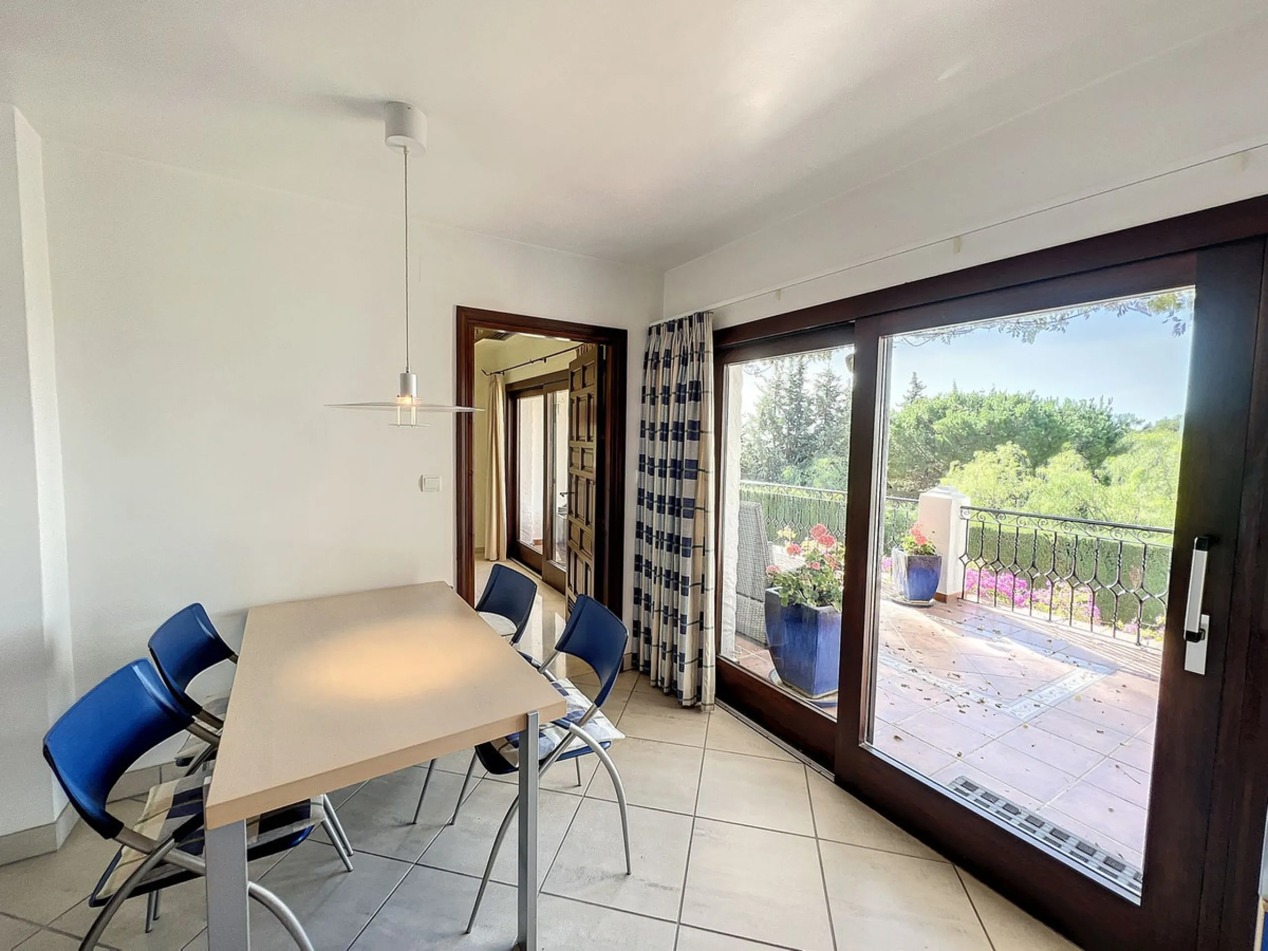 Tucked away in a beautiful corner of Mijas, this lovely villa offers breathtaking panoramic views that will truly impress. Perfectly designed for two families, it has three spacious bedrooms, plus an extra room with a double sofa bed, providing plenty of 
