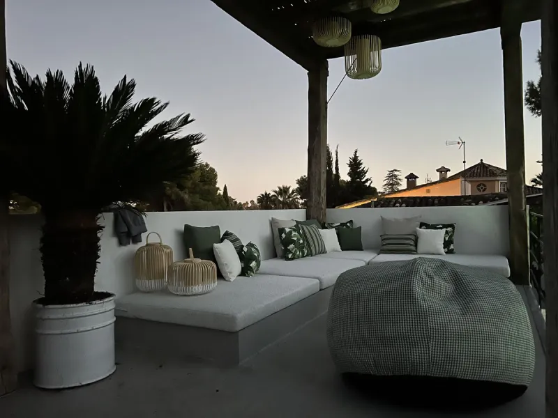 Absolutely stunning south facing villa just a few meters from Puerto Banus. The ultra-modern designed villa just 700 meters from the beach is significantly ahead of most of the best new properties on the market. Impressive attention to detail and architec