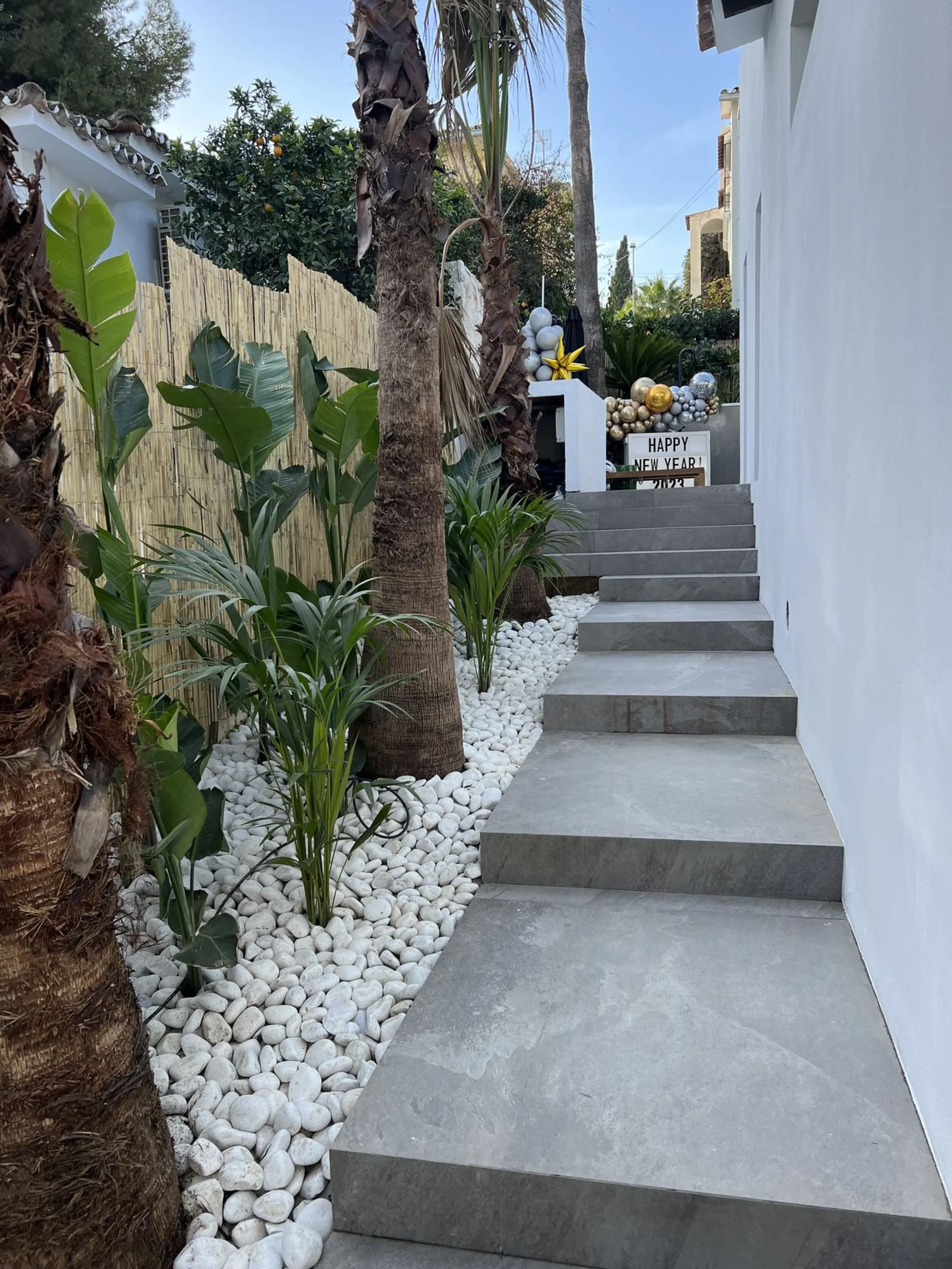 Absolutely stunning south facing villa just a few meters from Puerto Banus. The ultra-modern designed villa just 700 meters from the beach is significantly ahead of most of the best new properties on the market. Impressive attention to detail and architec