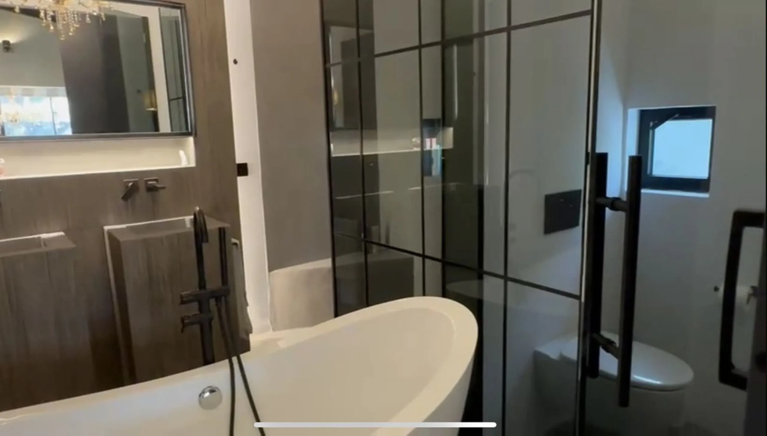 Absolutely stunning south facing villa just a few meters from Puerto Banus. The ultra-modern designed villa just 700 meters from the beach is significantly ahead of most of the best new properties on the market. Impressive attention to detail and architec