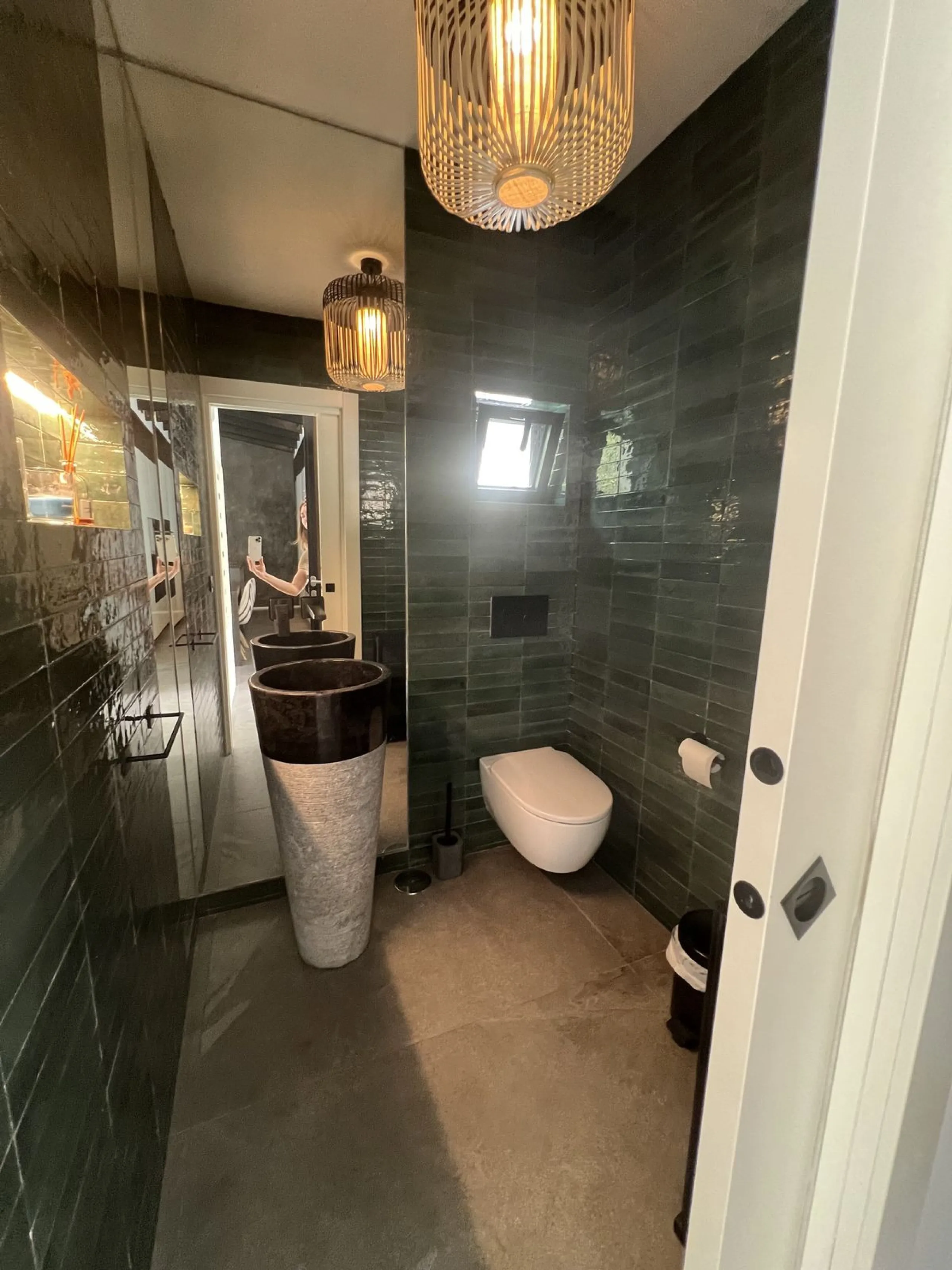 Absolutely stunning south facing villa just a few meters from Puerto Banus. The ultra-modern designed villa just 700 meters from the beach is significantly ahead of most of the best new properties on the market. Impressive attention to detail and architec