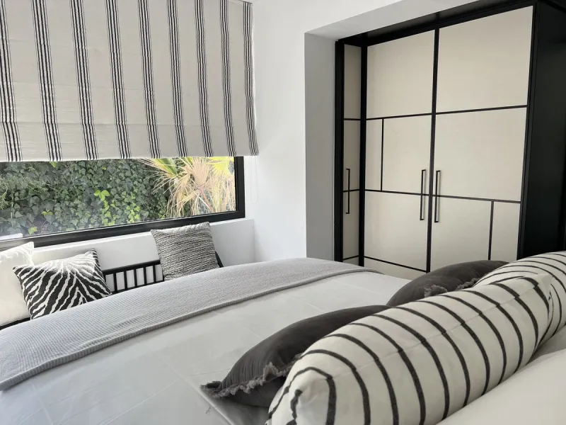 Absolutely stunning south facing villa just a few meters from Puerto Banus. The ultra-modern designed villa just 700 meters from the beach is significantly ahead of most of the best new properties on the market. Impressive attention to detail and architec