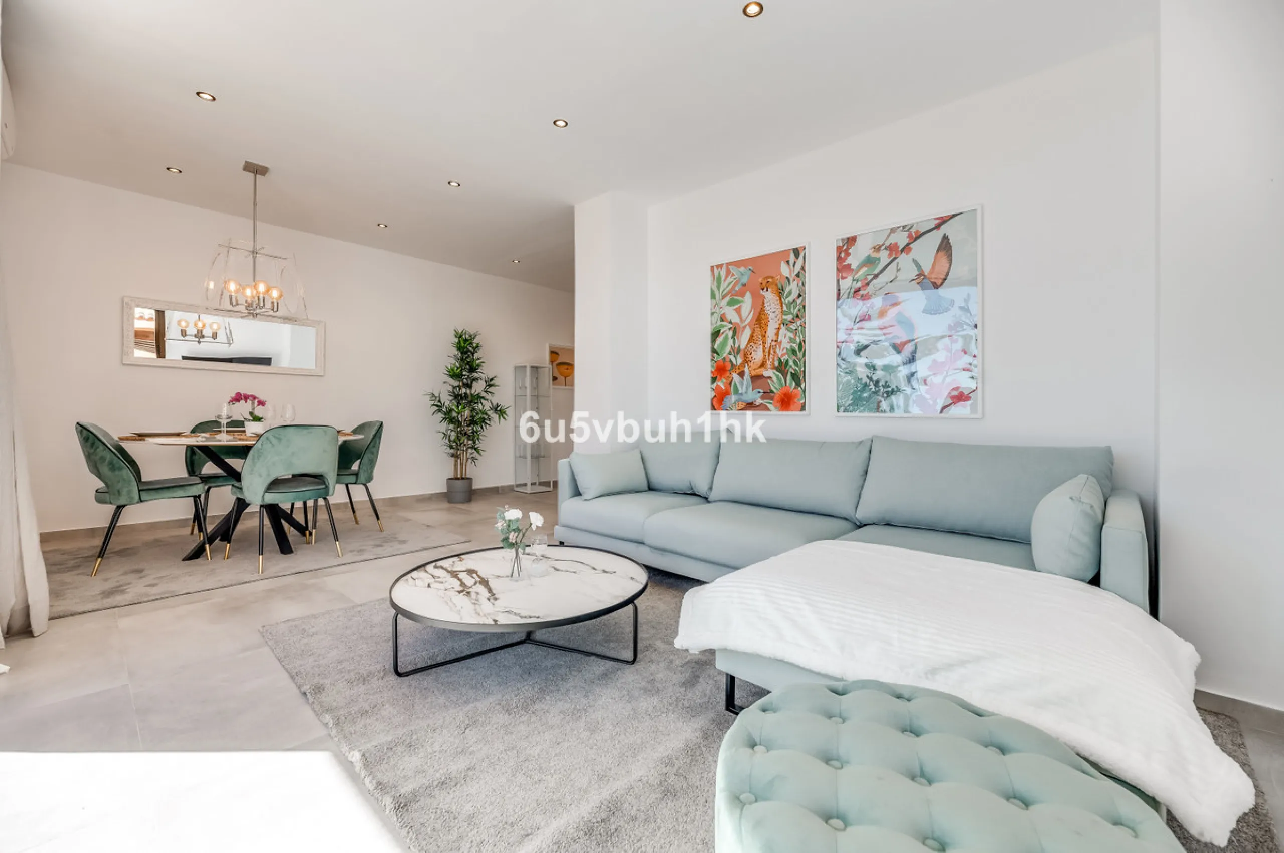 This newly renovated apartment is located in the exclusive Hotel and Spa Bluebay Paraíso Beach complex, a place offering all the amenities and services of a luxury resort. Enjoy exceptional facilities such as the swimming pool, restaurants, private beach,
