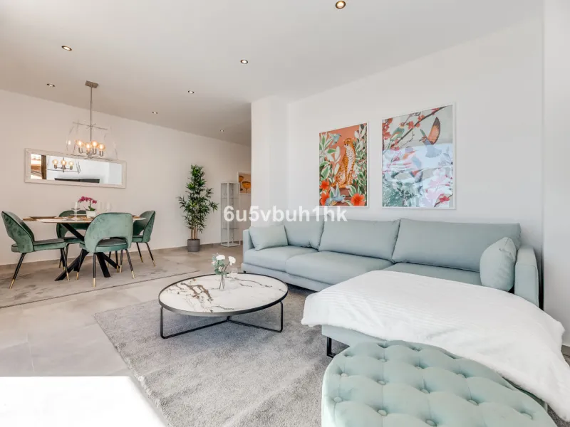 This newly renovated apartment is located in the exclusive Hotel and Spa Bluebay Paraíso Beach complex, a place offering all the amenities and services of a luxury resort. Enjoy exceptional facilities such as the swimming pool, restaurants, private beach,