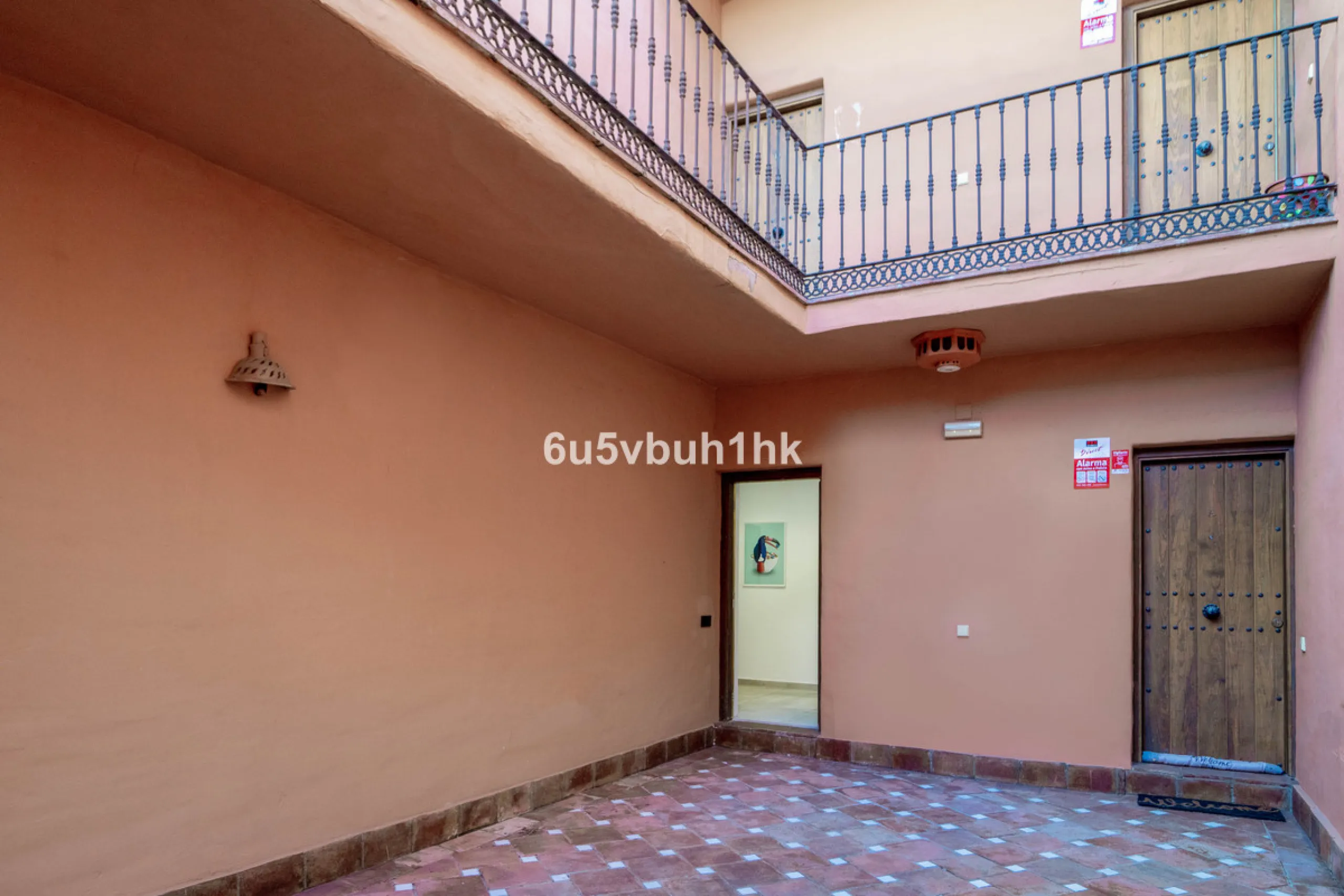 This newly renovated apartment is located in the exclusive Hotel and Spa Bluebay Paraíso Beach complex, a place offering all the amenities and services of a luxury resort. Enjoy exceptional facilities such as the swimming pool, restaurants, private beach,