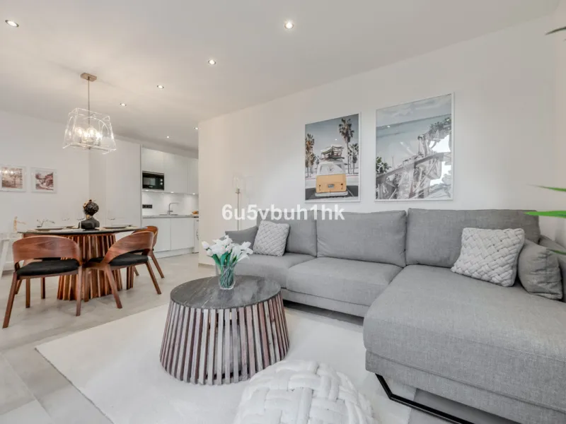This newly renovated apartment is located in the exclusive Hotel and Spa Bluebay Paraíso Beach complex, a place offering all the amenities and services of a luxury resort. Enjoy exceptional facilities such as the swimming pool, restaurants, private beach,