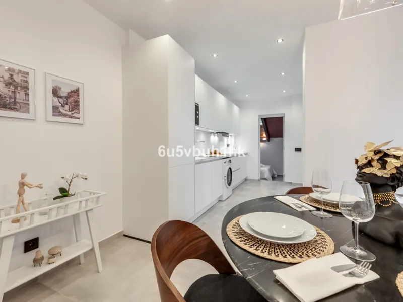 This newly renovated apartment is located in the exclusive Hotel and Spa Bluebay Paraíso Beach complex, a place offering all the amenities and services of a luxury resort. Enjoy exceptional facilities such as the swimming pool, restaurants, private beach,