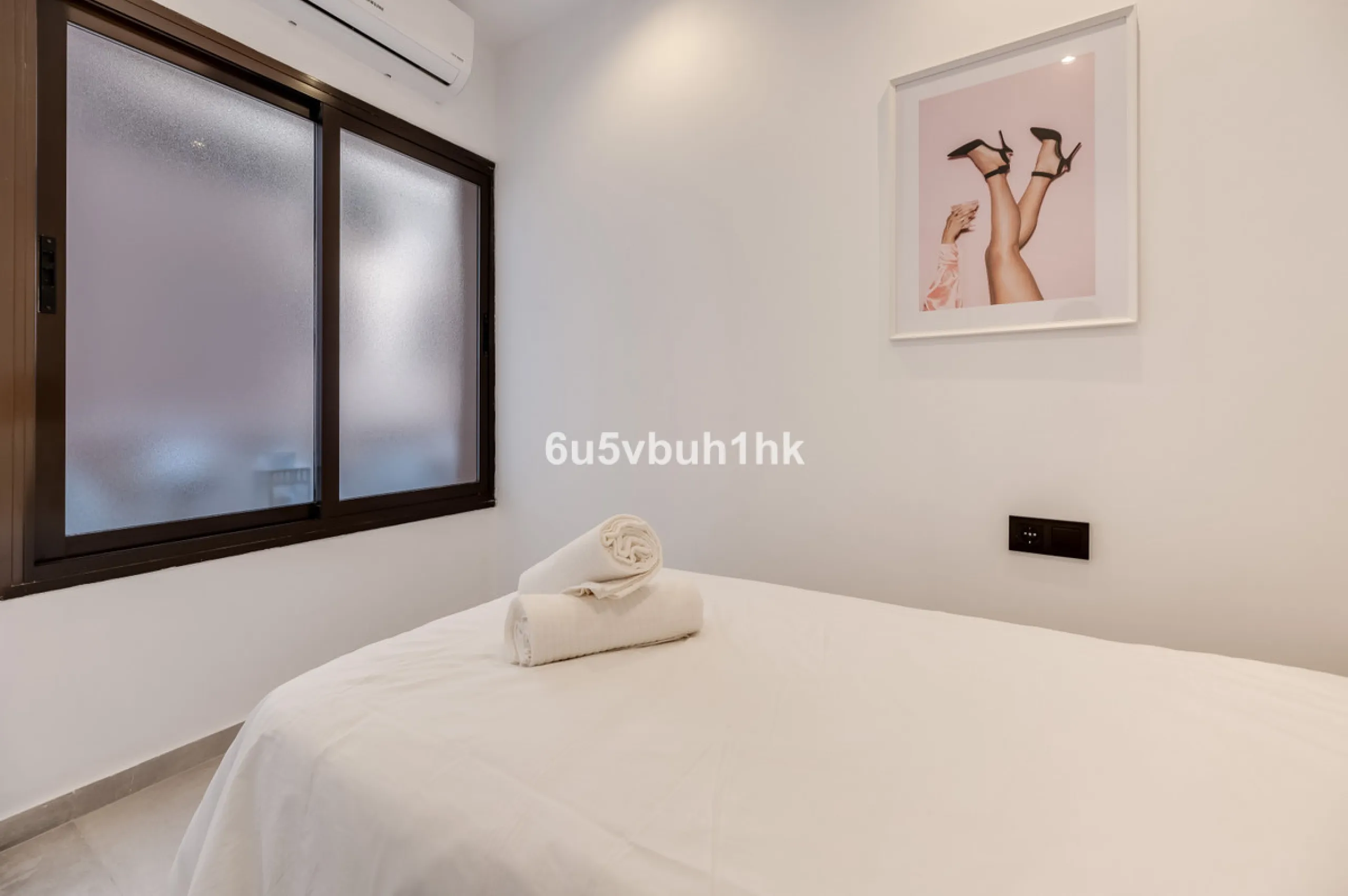 This newly renovated apartment is located in the exclusive Hotel and Spa Bluebay Paraíso Beach complex, a place offering all the amenities and services of a luxury resort. Enjoy exceptional facilities such as the swimming pool, restaurants, private beach,