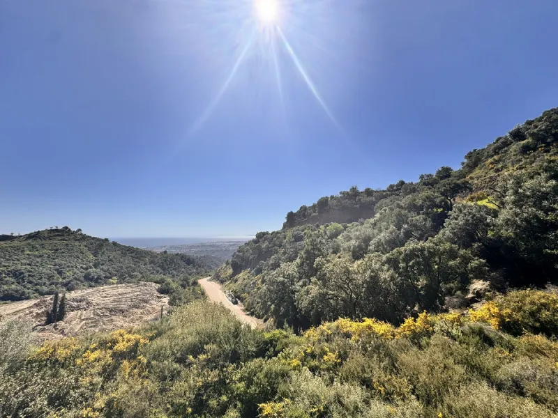Residential building plot between Marbella and Istan. Excellent opportunity to acquire a project at 40% completion in the coveted, guarded Sierra Blanca Country Club development. This idyllic natural setting is located in Istán, a prime tourist destinatio