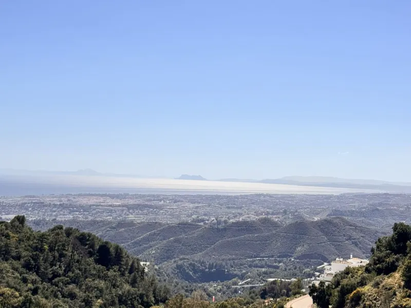 Residential building plot between Marbella and Istan. Excellent opportunity to acquire a project at 40% completion in the coveted, guarded Sierra Blanca Country Club development. This idyllic natural setting is located in Istán, a prime tourist destinatio