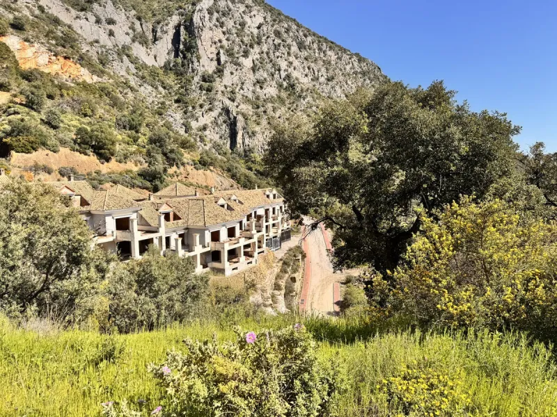 Residential building plot between Marbella and Istan. Excellent opportunity to acquire a project at 40% completion in the coveted, guarded Sierra Blanca Country Club development. This idyllic natural setting is located in Istán, a prime tourist destinatio