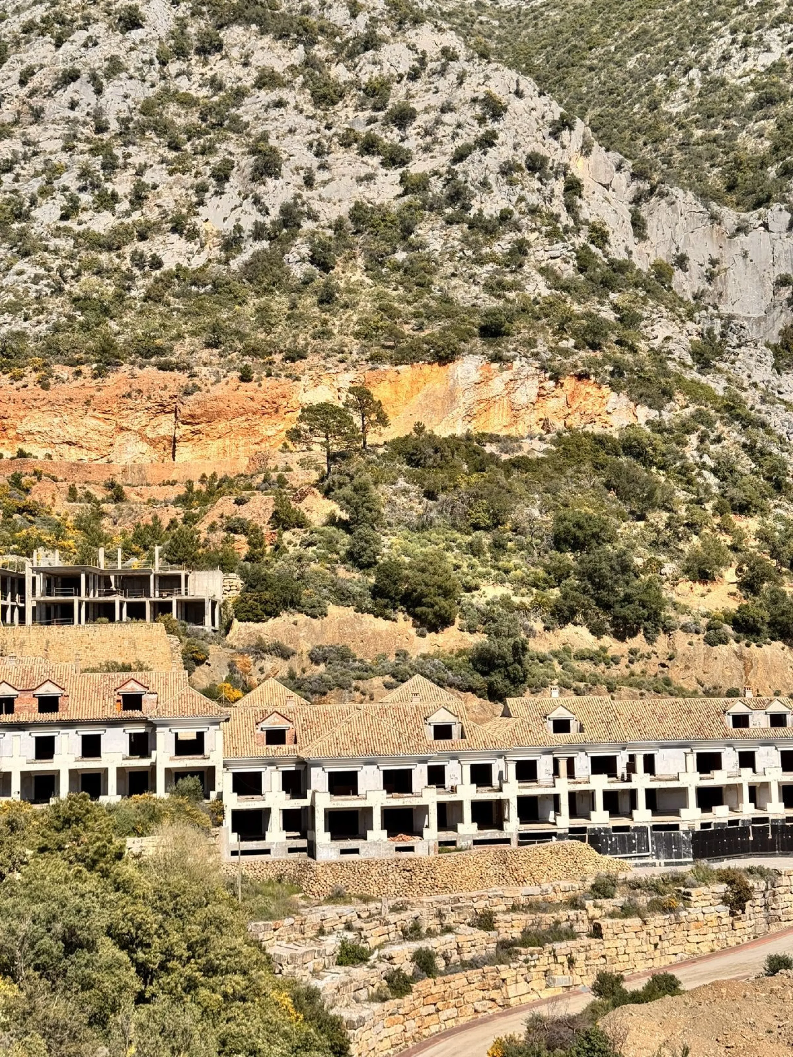Residential building plot between Marbella and Istan. Excellent opportunity to acquire a project at 40% completion in the coveted, guarded Sierra Blanca Country Club development. This idyllic natural setting is located in Istán, a prime tourist destinatio