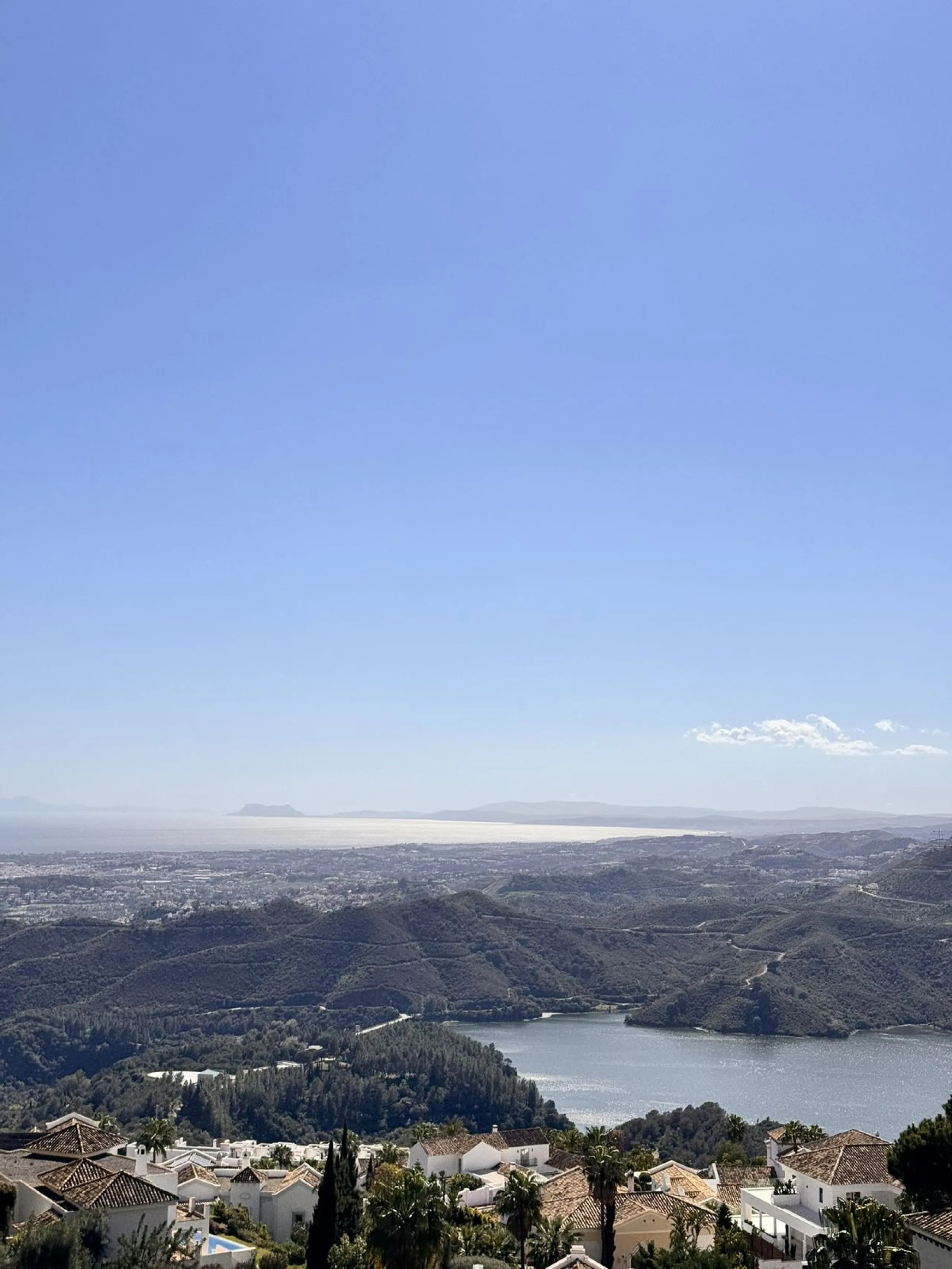 Residential building plot between Marbella and Istan. Excellent opportunity to acquire a project at 40% completion in the coveted, guarded Sierra Blanca Country Club development. This idyllic natural setting is located in Istán, a prime tourist destinatio