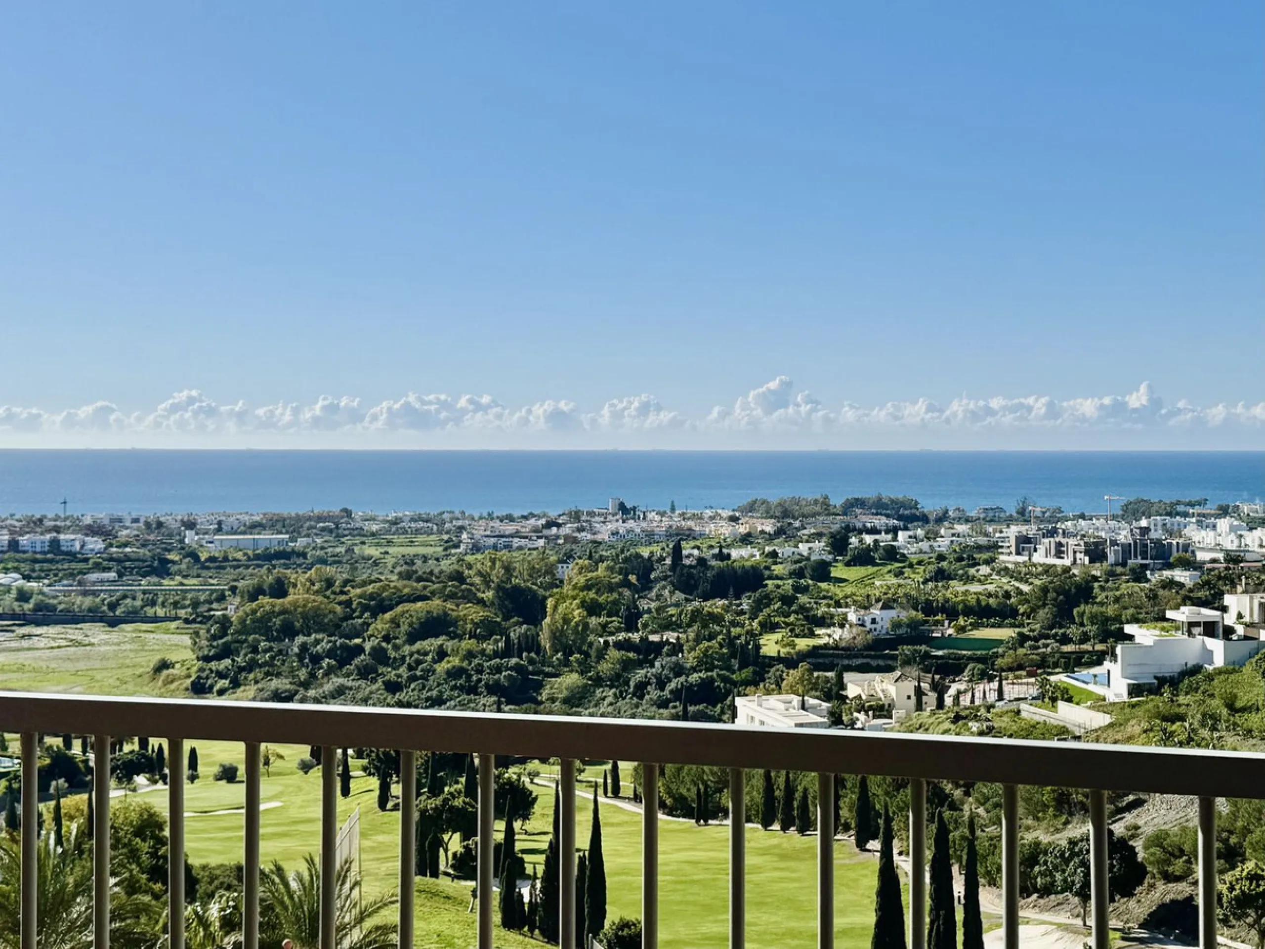 PRESTIGIOUS CORNER PENTHOUSE IN ROYAL FLAMINGOS, BENAHAVIS