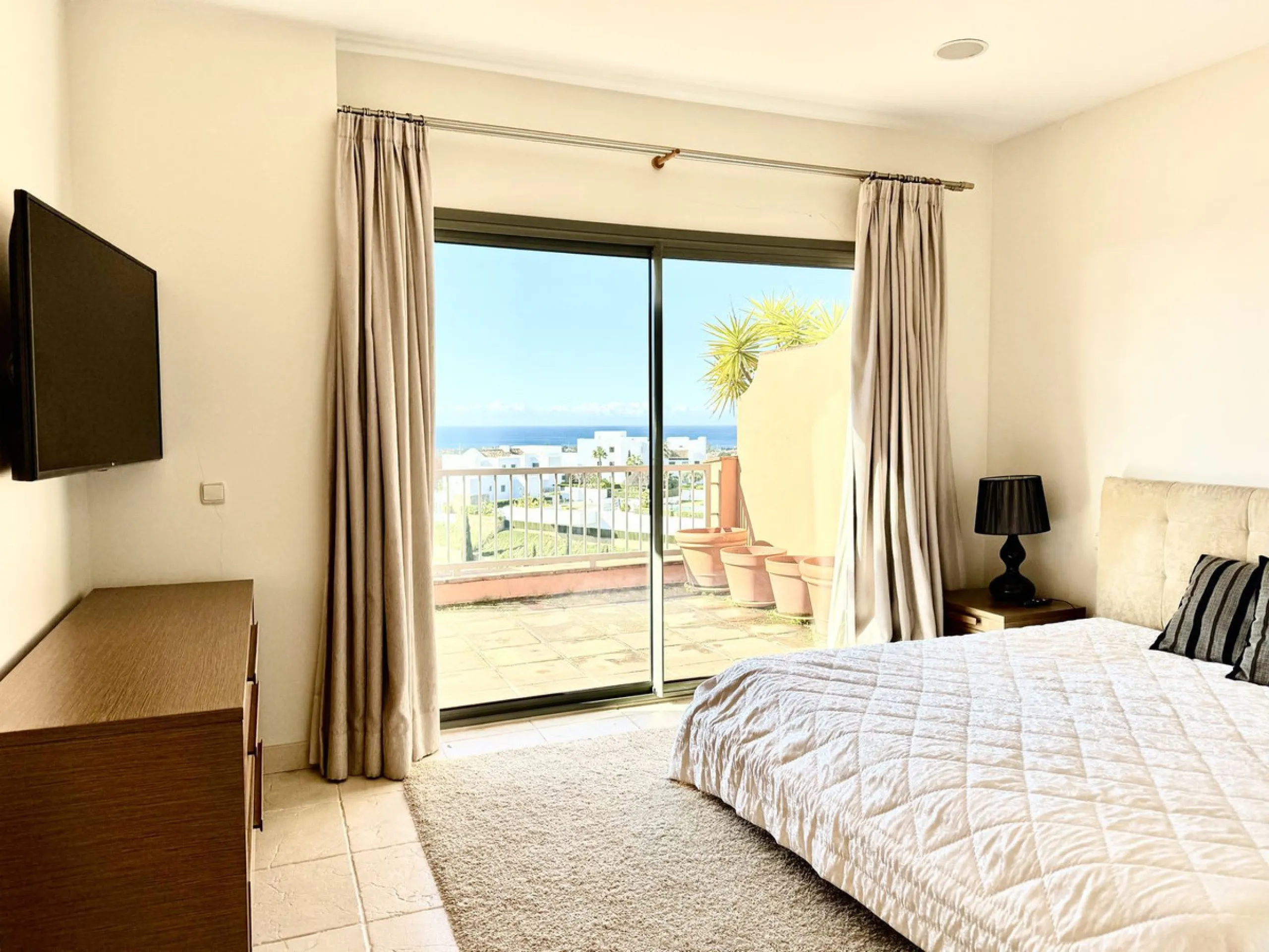 PRESTIGIOUS CORNER PENTHOUSE IN ROYAL FLAMINGOS, BENAHAVIS