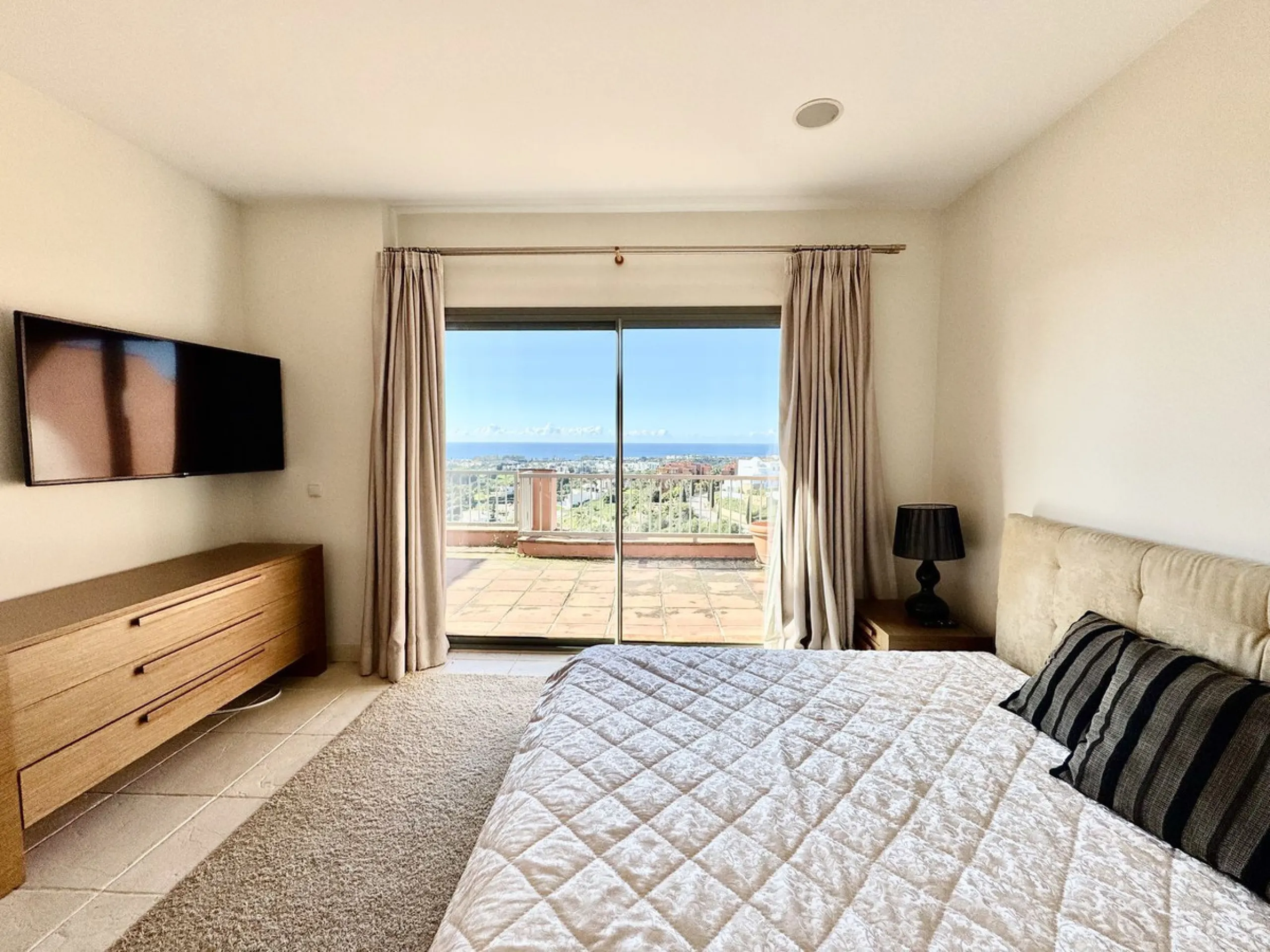PRESTIGIOUS CORNER PENTHOUSE IN ROYAL FLAMINGOS, BENAHAVIS