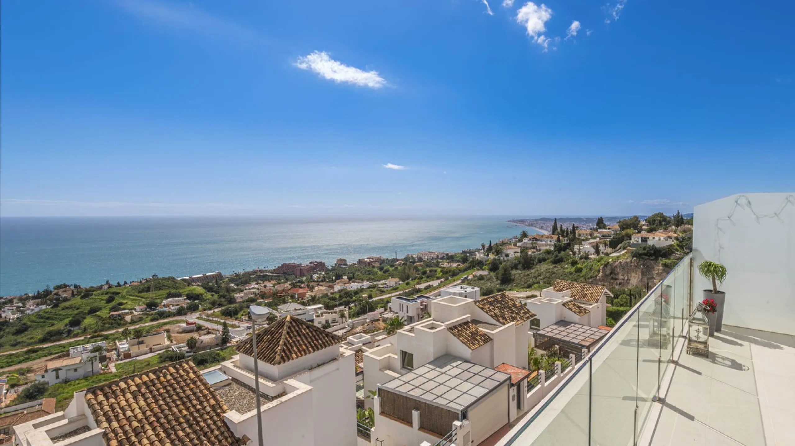 Apartment - Penthouse Duplex в продаже в Benalmadena, Málaga. В доме 3 спален и 2 ванных комнат. Площадь дома 213 м²
