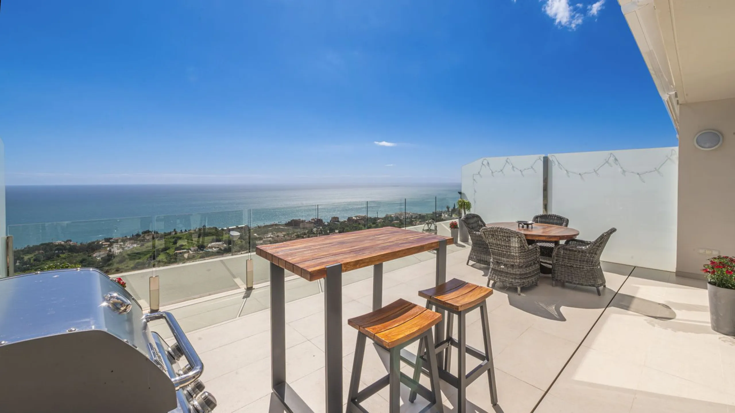 Apartment - Penthouse Duplex в продаже в Benalmadena, Málaga. В доме 3 спален и 2 ванных комнат. Площадь дома 213 м²