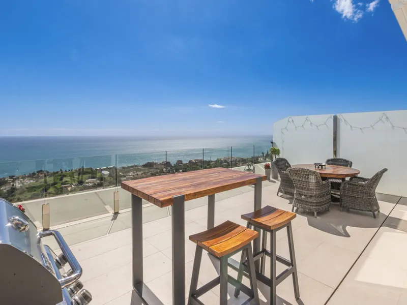 Apartment - Penthouse Duplex в продаже в Benalmadena, Málaga. В доме 3 спален и 2 ванных комнат. Площадь дома 213 м²