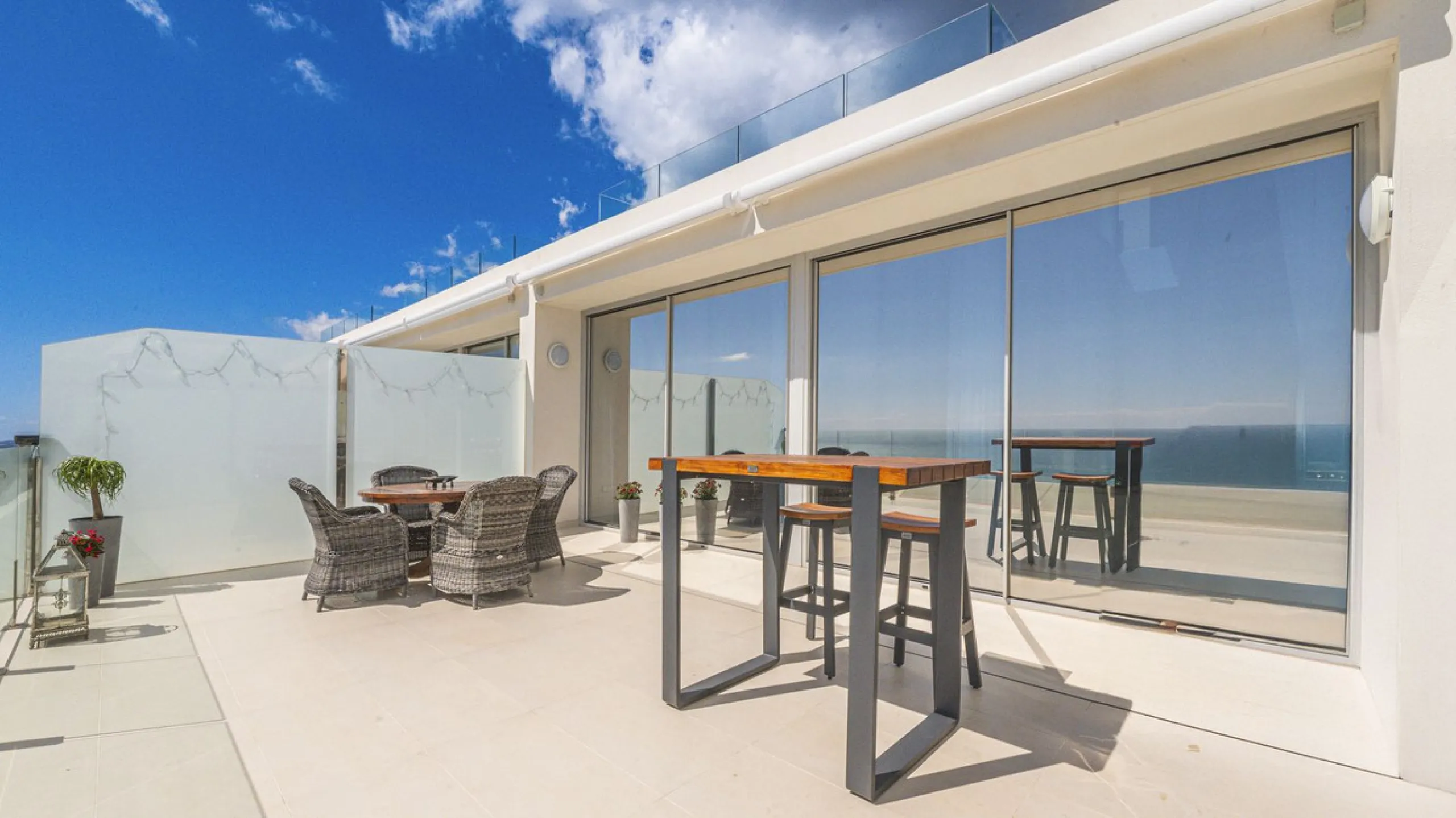Apartment - Penthouse Duplex в продаже в Benalmadena, Málaga. В доме 3 спален и 2 ванных комнат. Площадь дома 213 м²