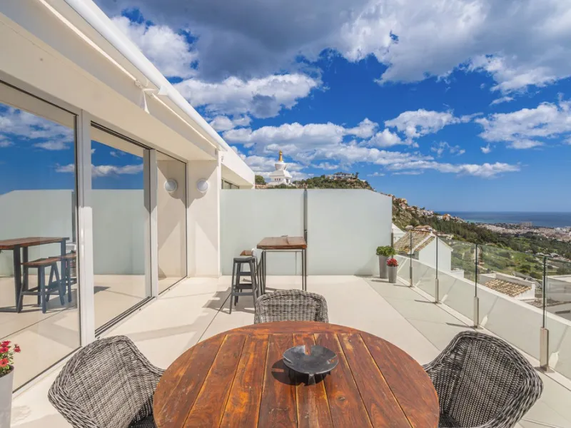 Apartment - Penthouse Duplex в продаже в Benalmadena, Málaga. В доме 3 спален и 2 ванных комнат. Площадь дома 213 м²