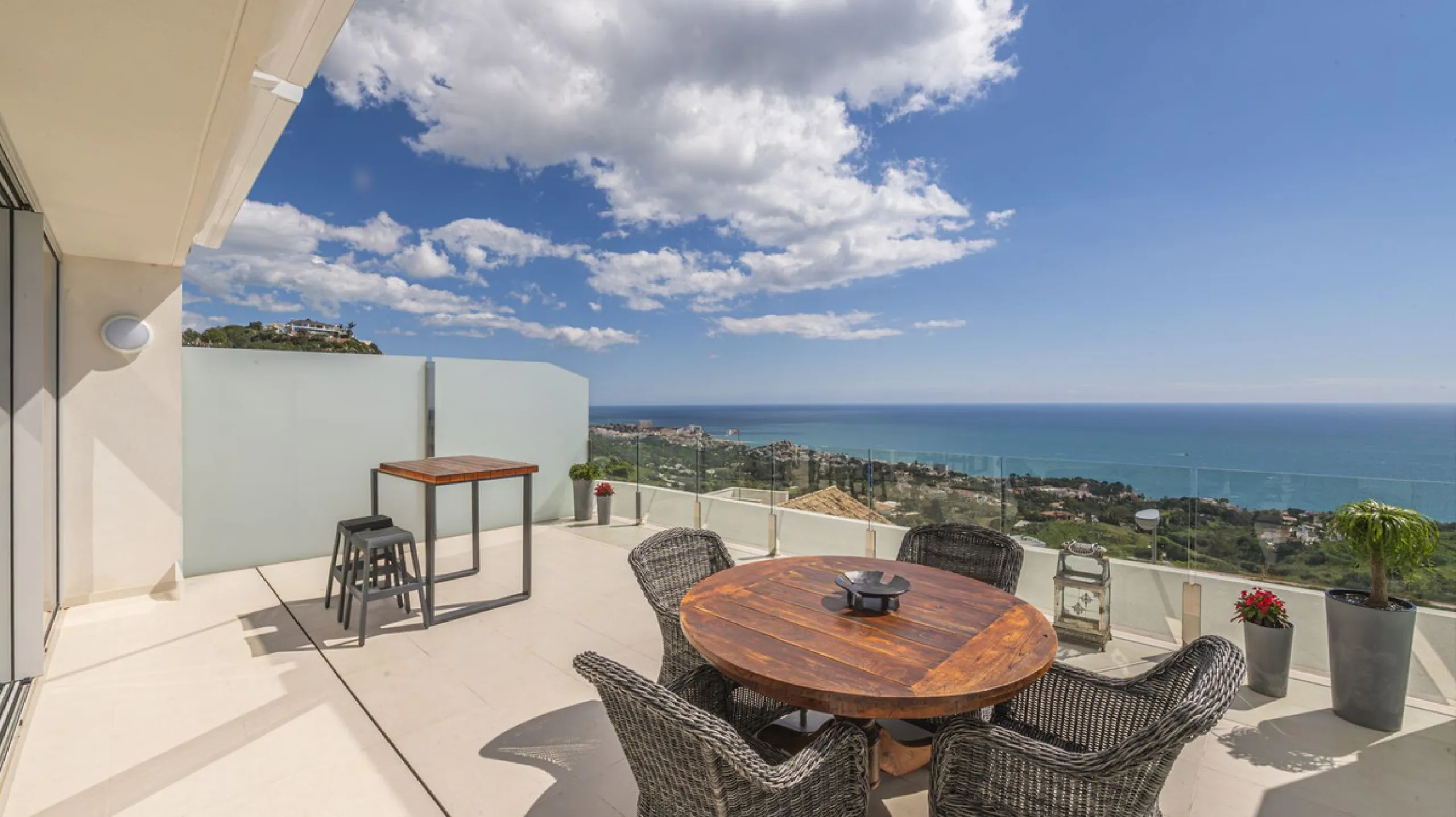 Apartment - Penthouse Duplex в продаже в Benalmadena, Málaga. В доме 3 спален и 2 ванных комнат. Площадь дома 213 м²