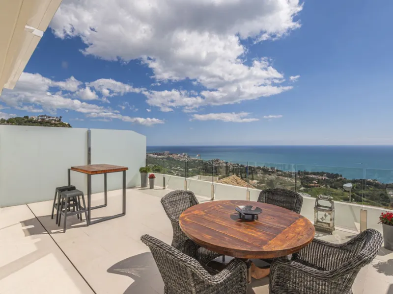 Apartment - Penthouse Duplex в продаже в Benalmadena, Málaga. В доме 3 спален и 2 ванных комнат. Площадь дома 213 м²