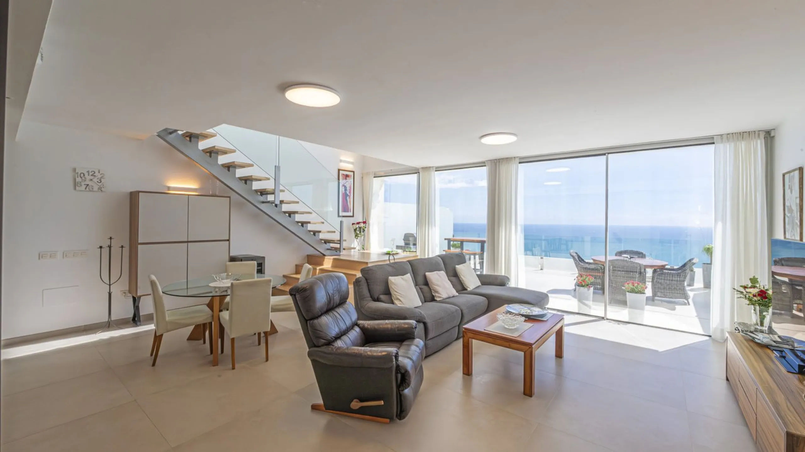 Apartment - Penthouse Duplex в продаже в Benalmadena, Málaga. В доме 3 спален и 2 ванных комнат. Площадь дома 213 м²