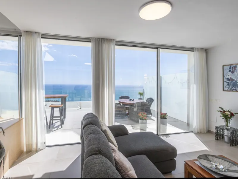 Apartment - Penthouse Duplex в продаже в Benalmadena, Málaga. В доме 3 спален и 2 ванных комнат. Площадь дома 213 м²