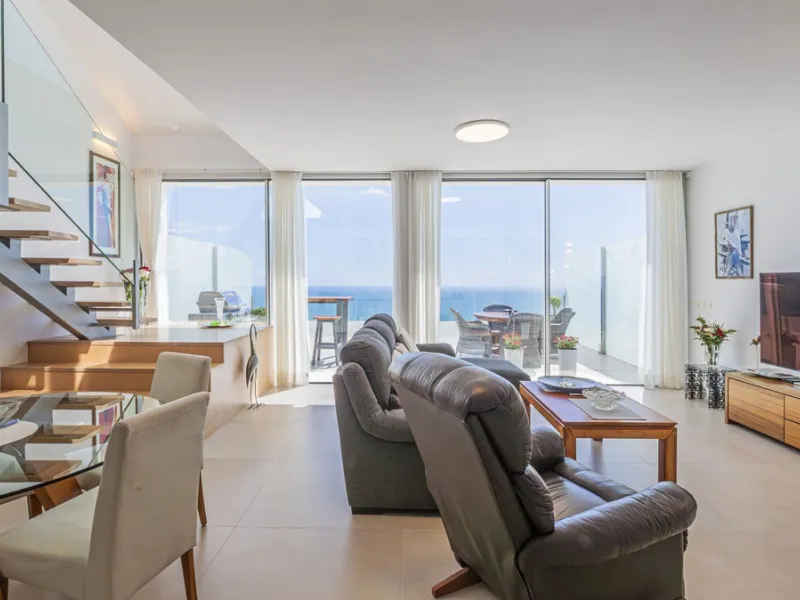 Apartment - Penthouse Duplex в продаже в Benalmadena, Málaga. В доме 3 спален и 2 ванных комнат. Площадь дома 213 м²